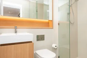 Modern Apartment in Darling Harbour - Image 2