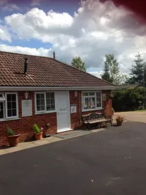 Lovely 2-bed Chalet at Robinhood Retreat Free Park - Image 3