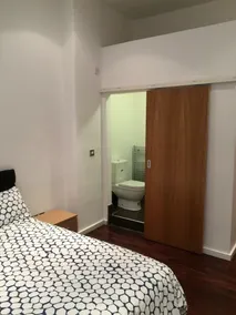 Luxury Distillery Apartment - Image 4