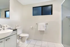Blue Lagoon Apartment - Image 2
