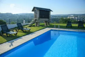 Casa Das Caneiroas Lovely 2-bed House in Amarante - Image 1