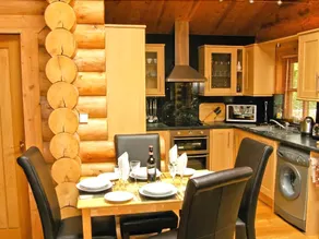 Cedar Log Cabin Brynallt Country Park - Image 5