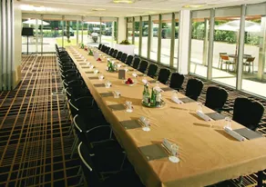 Beales Hatfield Hotel - Image 3