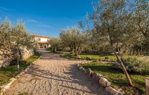 Stunning Home in Silo With Wifi and 2 Bedrooms - Image 3