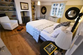 Sweetshop Cottage/1-bed home on Osea Island, Essex - Image 2