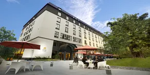 U Hotel - Image 3