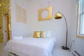 The High Tide Studio #4 Studio Bedroom Hotel Room by Redawning - Image 4