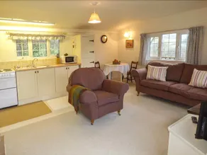 Cedar Lodge - Image 2