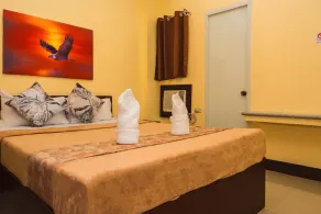 AIS Hotel - Image 4
