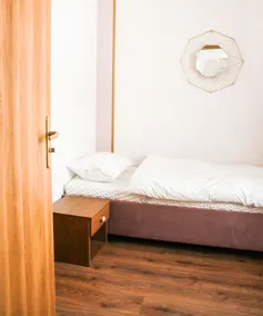 Elegant Hostel & Apartments - Image 5