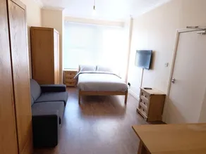 St Margaret's House - Image 3