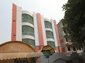 Hotel Apple Pie By OYO Rooms - Image 3