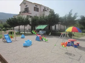 Sunshine Apartments - Image 2