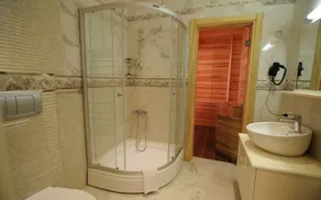 East Suite Hotel - Image 2