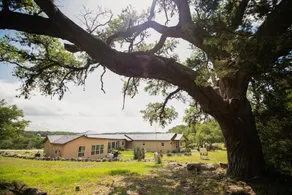 Century Oak Casita By Remi's Ridge & Hayes Hollow 1 Bedroom Duplex - Image 4