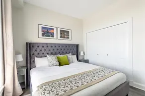 Rideau 2Br Signature Apartment Free Parking - Image 4