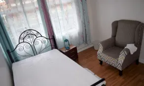 Serene Home - Image 5