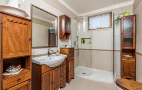 3 Bedroom Awesome Apartment In Ika - Image 3