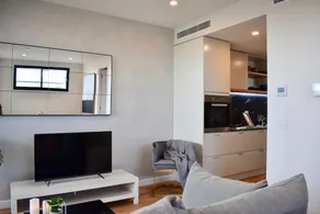 Modern and Elegant Apartment Near The Beach - Image 3