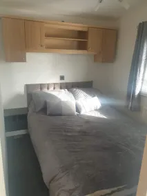 Lovely 2 Bed Caravan on the Aquadrome NN3 9DA - Image 3