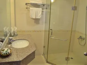 Crown Hotel - Image 5