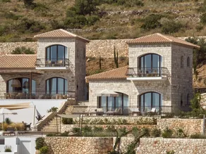 Rebek Luxury Villas & Suites - Image 3