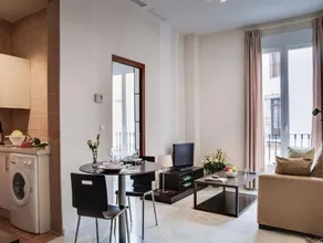 Las Cruces Apartamentos - Image 2