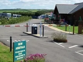 Beautiful 6 Berth Caravan in Bude - Image 3