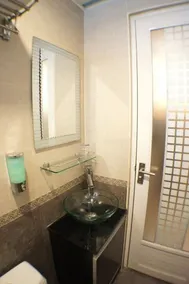 Rent-A-Room, Hong Kong - Image 3