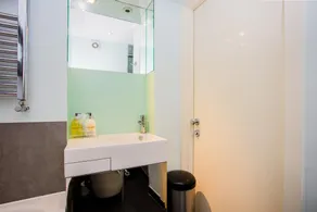 2 Bedroom Flat Sleeps 4 In Chelsea - Image 3