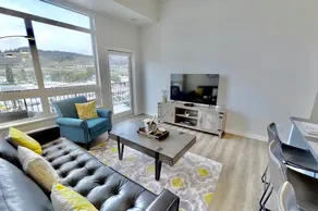 Brand New, Top Floor Condo Downtown - Image 5