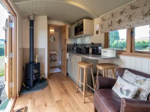 Padarn's Hut - Image 3