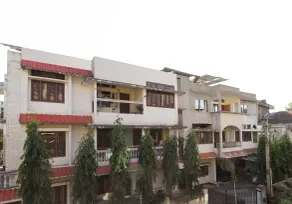Home Stay Down Town By OYO Rooms - Image 3