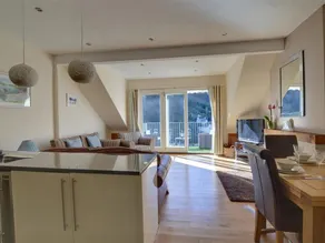 Stunning Waterfront Holiday Home in Exmoor National Park - Image 2