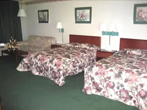 Yorktown Motor Lodge - Image 4