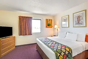 Super 8 by Wyndham Aberdeen West - Image 4