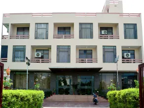 Hotel Rockwell by OYO Rooms - Image 3