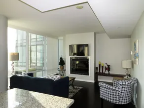 11th Heaven Contemporary Condo Heart of Downtown - Image 2