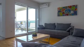 Stunning Beachfront Apartment in Marušići - Image 5
