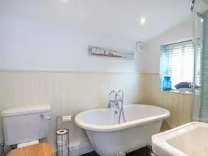 Bee Hive Cottage - Image 5