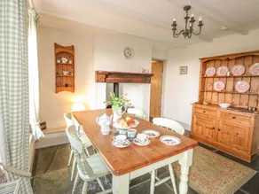 Home Farm Cottage - Image 2