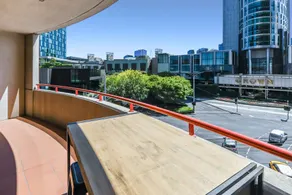 Southbank Tower Apartments - Image 3