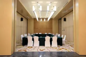 Hualiang Huatian Holiday Hotel - Image 5