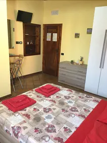 Habitación en casa de familia | Vistas a la ciudad - Image 4