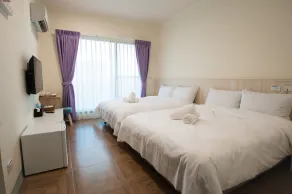 Hyatt Inn - Image 4