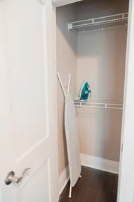 Beautiful 3 Bedroom Home Near Downtown - Image 3