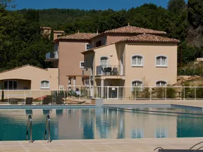 Beautiful apartment with AC, near Lac de Saint-Cassien - Image 4
