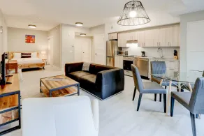 The Met Apartments by Corporate Stays - Image 5