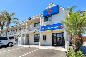 Motel 6 Los Angeles - Harbor City - Image 2