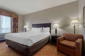 Lake Texoma Inn and Suites - Image 5